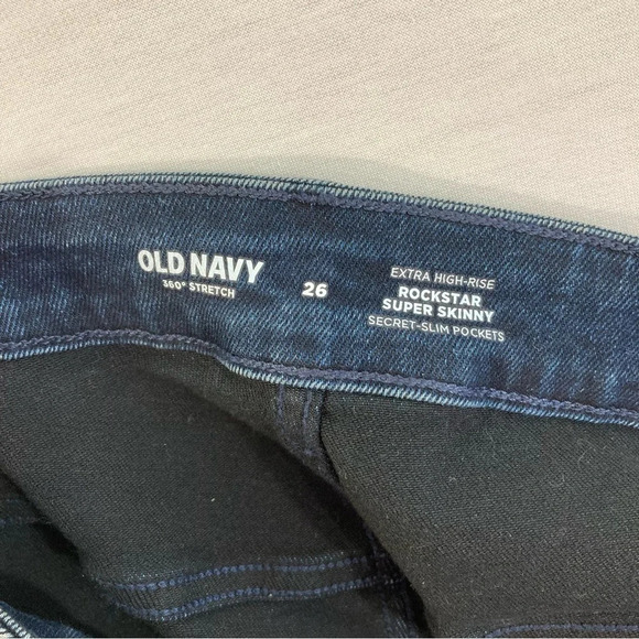 NWT Old Navy Button Fly Rockstar Super Skinny Extra High Rise Jeans Size 26 plus - Picture 2 of 11